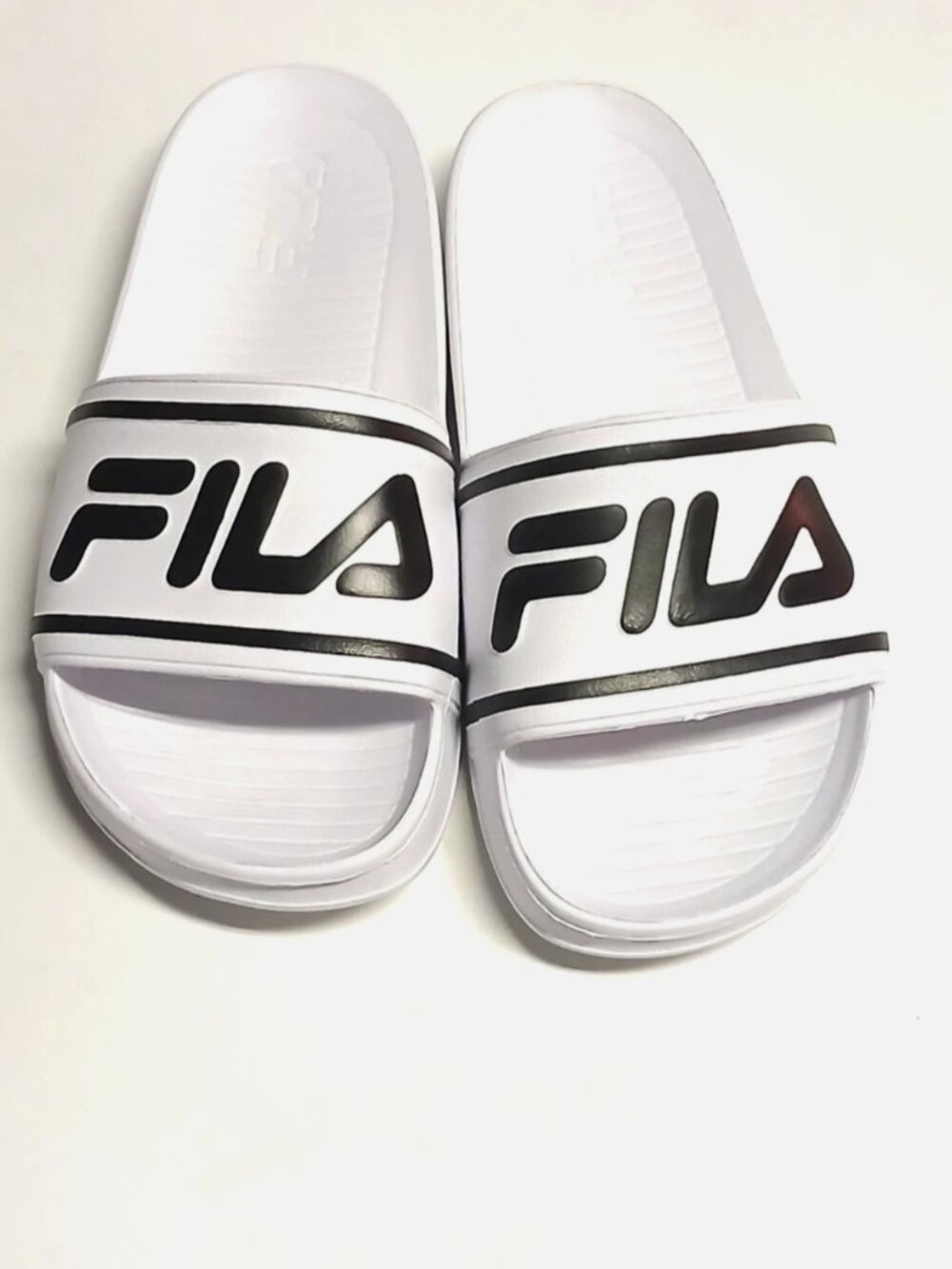 Fila Unisex White/Black Slip On Sandals with Fila on top Mens Sz 7 womans sz 8